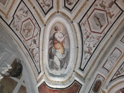 Sant'Anna dei Lombardi  -  A gem in the heart of Napoli